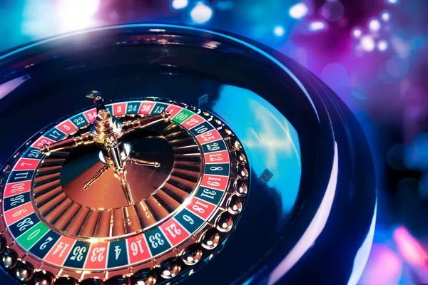 Aviator game screen showing live multiplier and cash out button